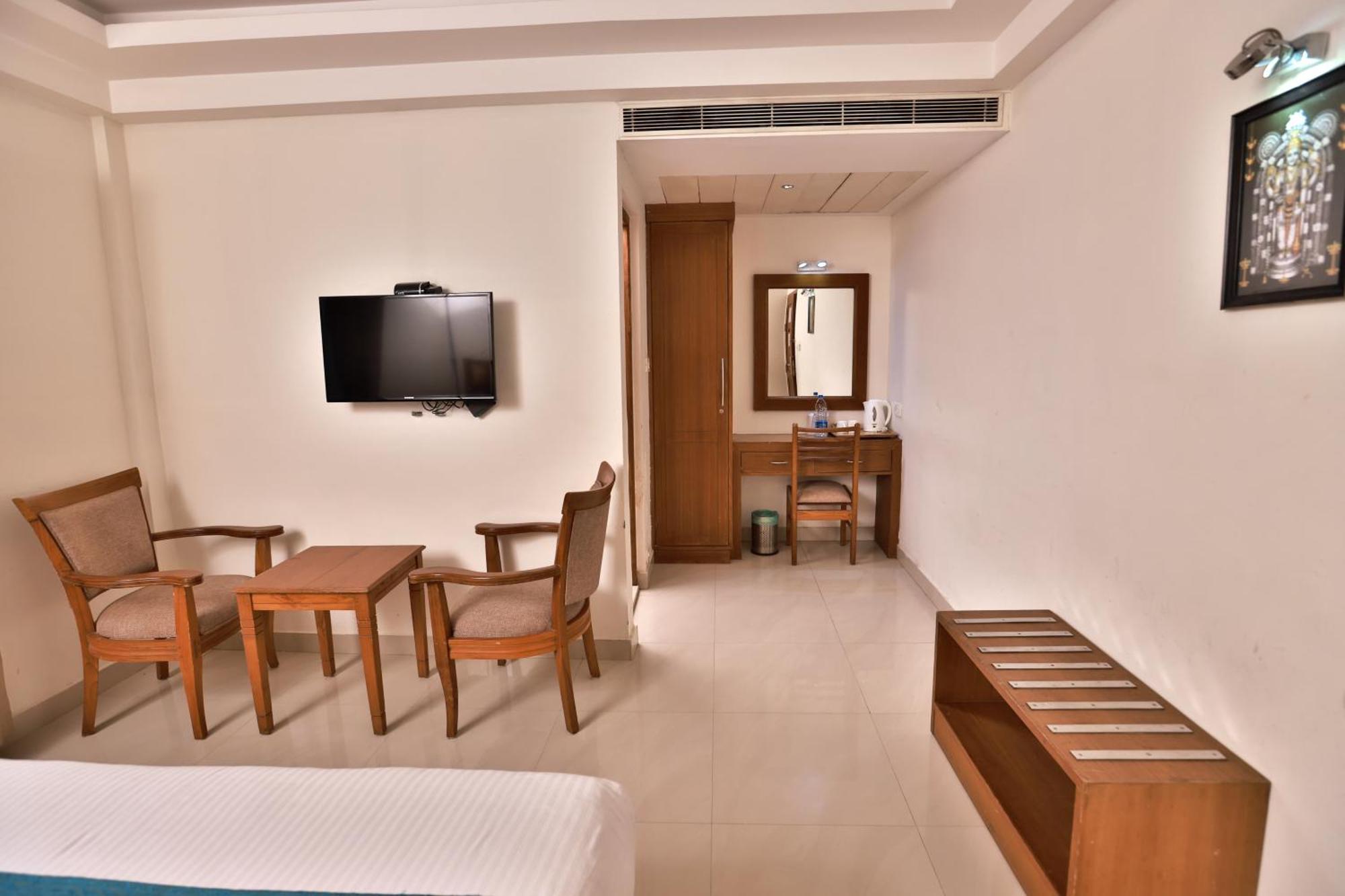 Vishnu Inn Ґуруваюр Екстер'єр фото